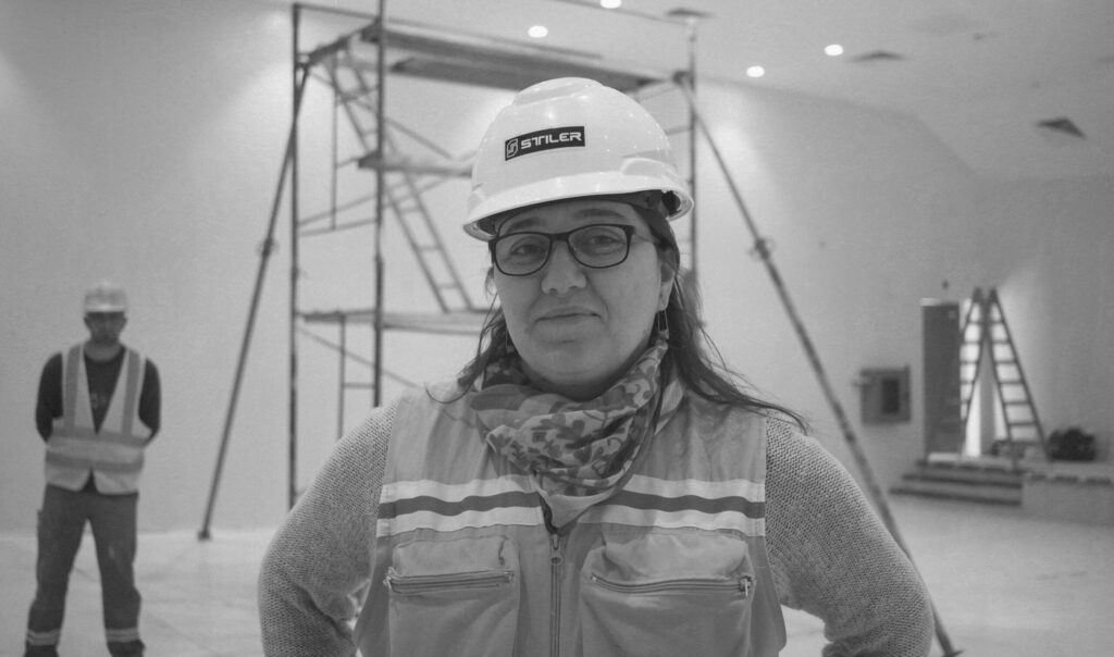 Stiler apuesta al empoderamiento femenino y celebra el Día de la Deconstrucción