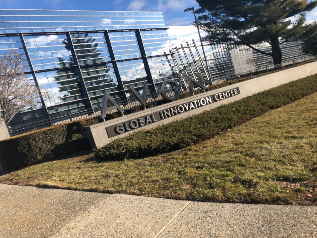 AVON 40 AÑOS EN EL PAÍS: UNA HISTORIA DE BELLEZA E INDEPENDENCIA ECONÓMICA PARA LAS MUJERES