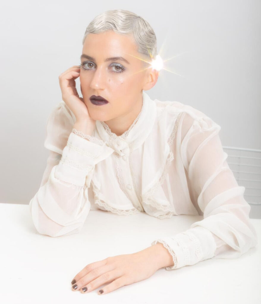 ELI ALMIC PRESENTA ¨DÍAS ASÍ¨