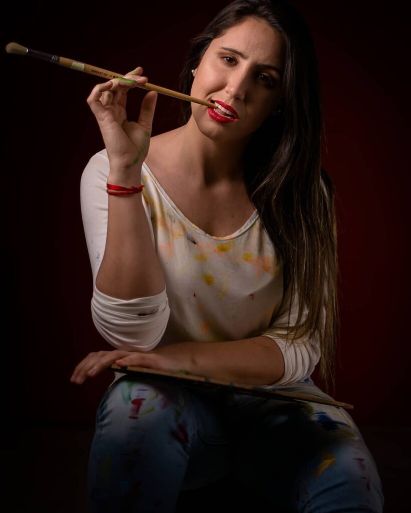 Giovanna Gil Alves artista multifacética