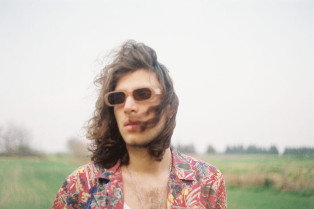 Color Sirena lanza «¿Qué es el tiempo?» como adelanto de su álbum