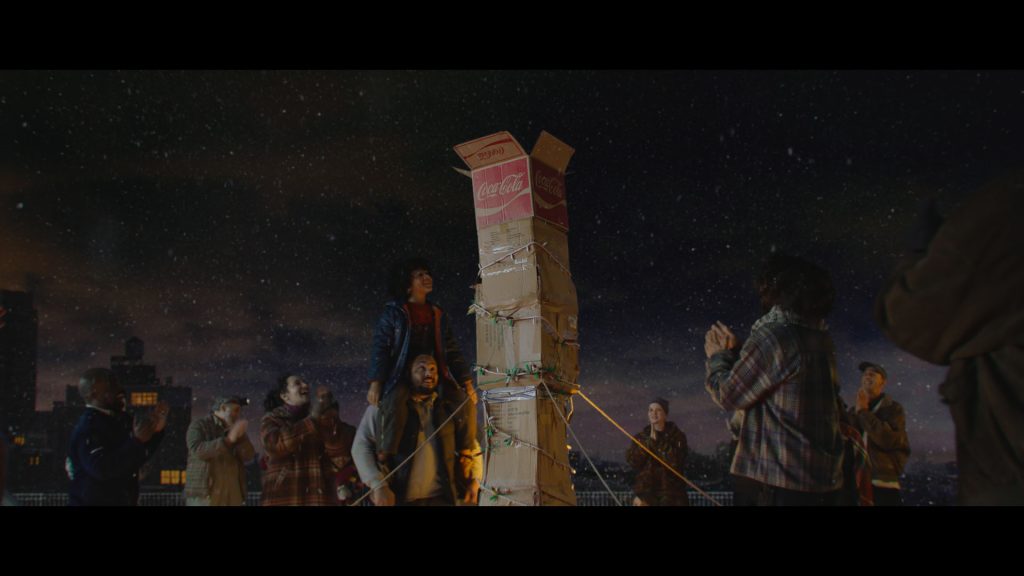 Coca-Cola presenta su icónica campaña de navidad e invita a celebrar la “magia de verdad”