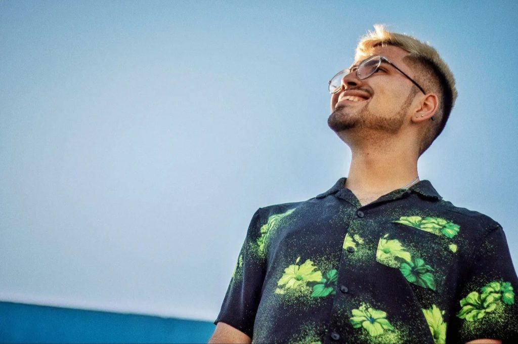 Cé García presenta «Entrégate amor»