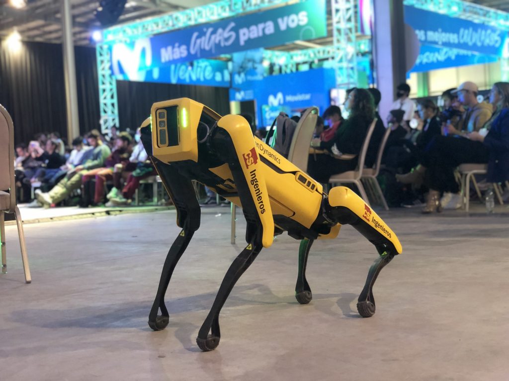 CSI Ingenieros participó en Campus Party con el perro robot SPOT