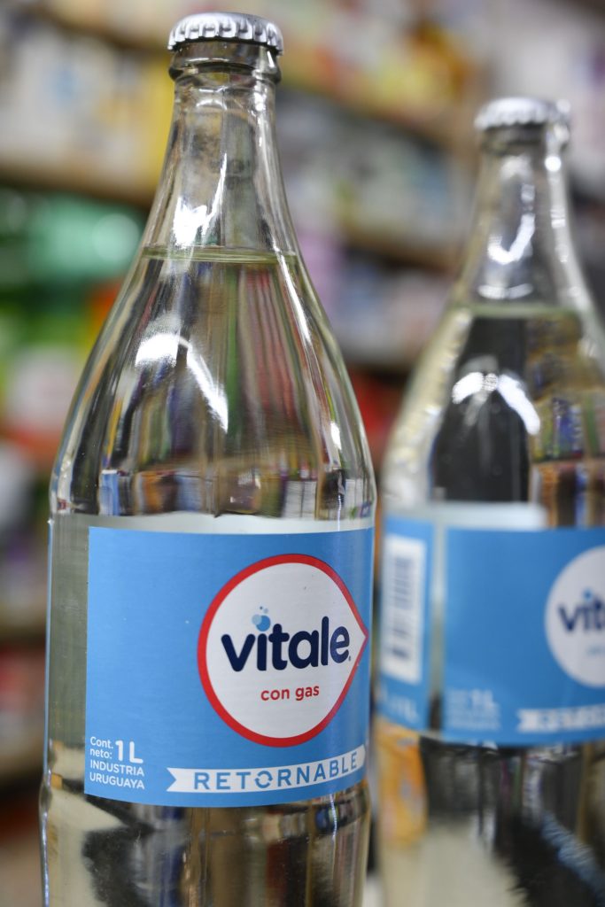 Vitale presenta su nueva botella de litro retornable
