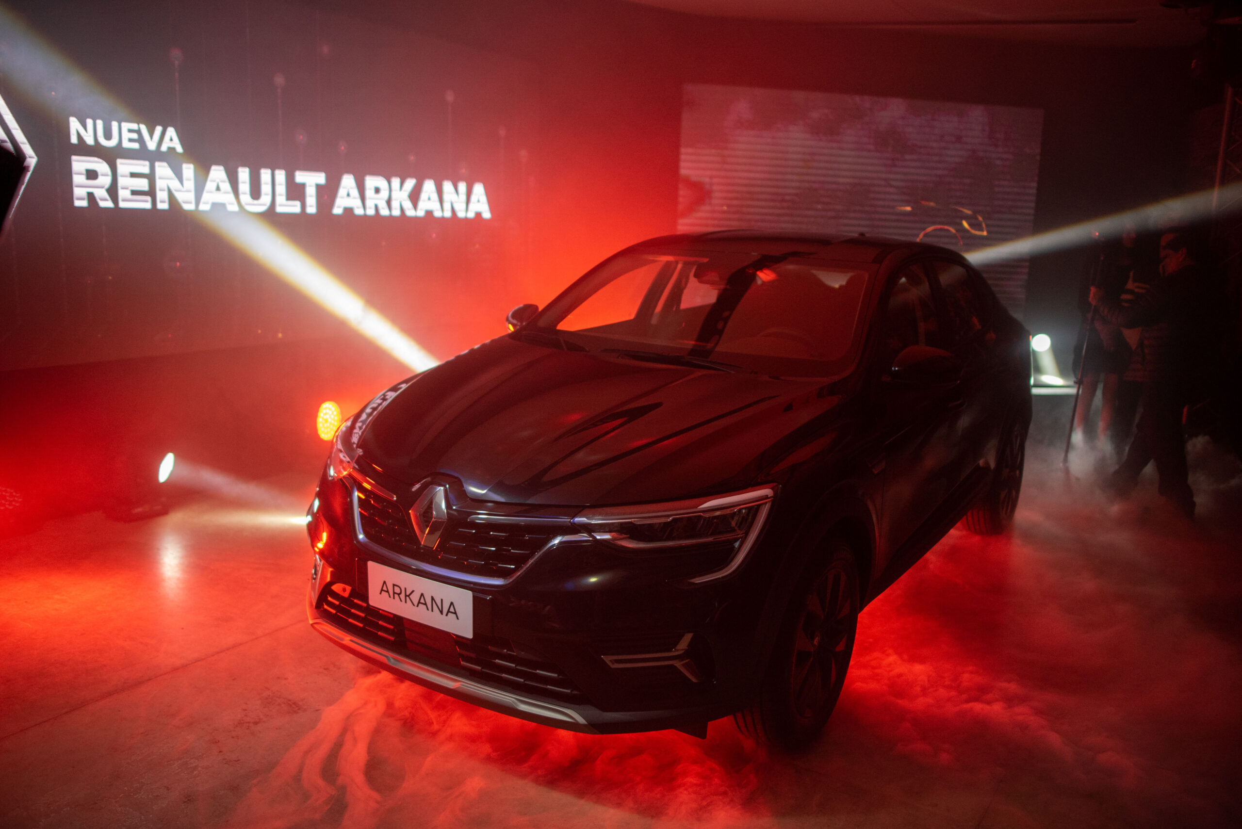 Renault presentó su nuevo modelo Arkana, un híbrido que marca la evolución del SUV