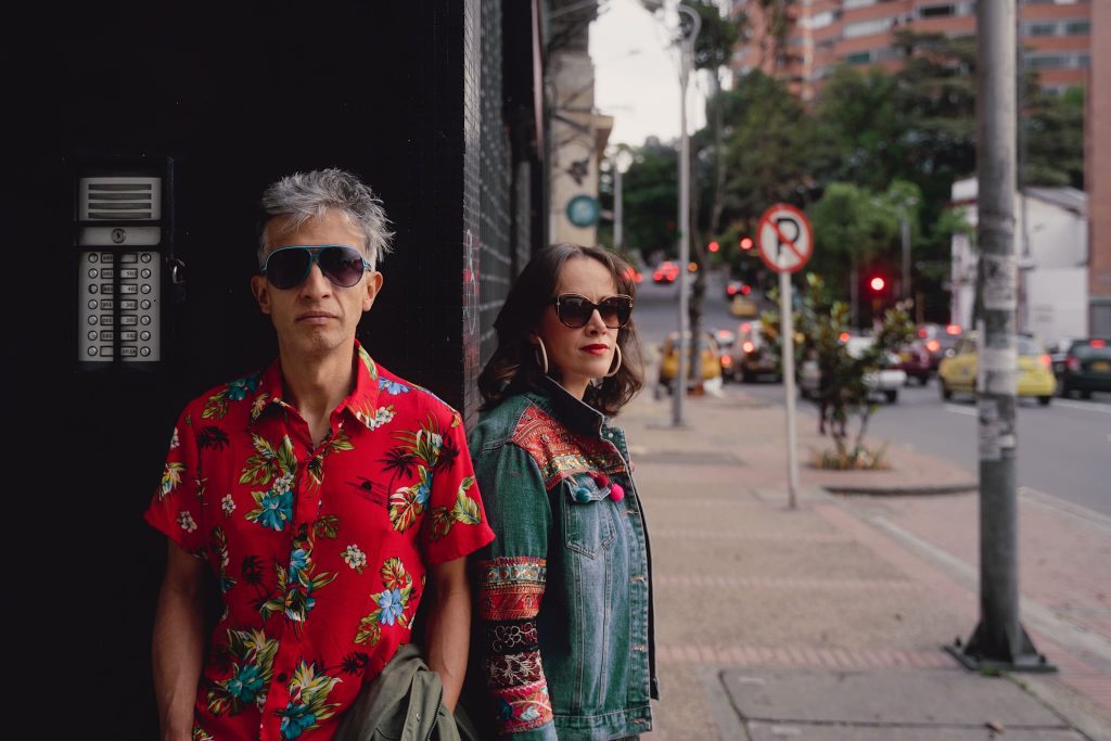 Rojo Amelia lanza ‘Playa’ Una canción que invita a escapar y encontrar libertad