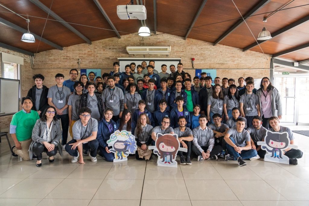 Más de 60 estudiantes uruguayos desarrollaron habilidades en programación gracias a GitHub y Microsoft