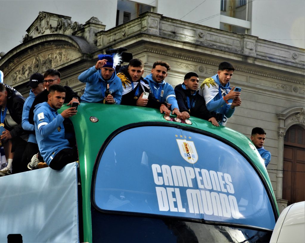 Festejos de la selección Sub 20 después de ganar la copa del Mundo