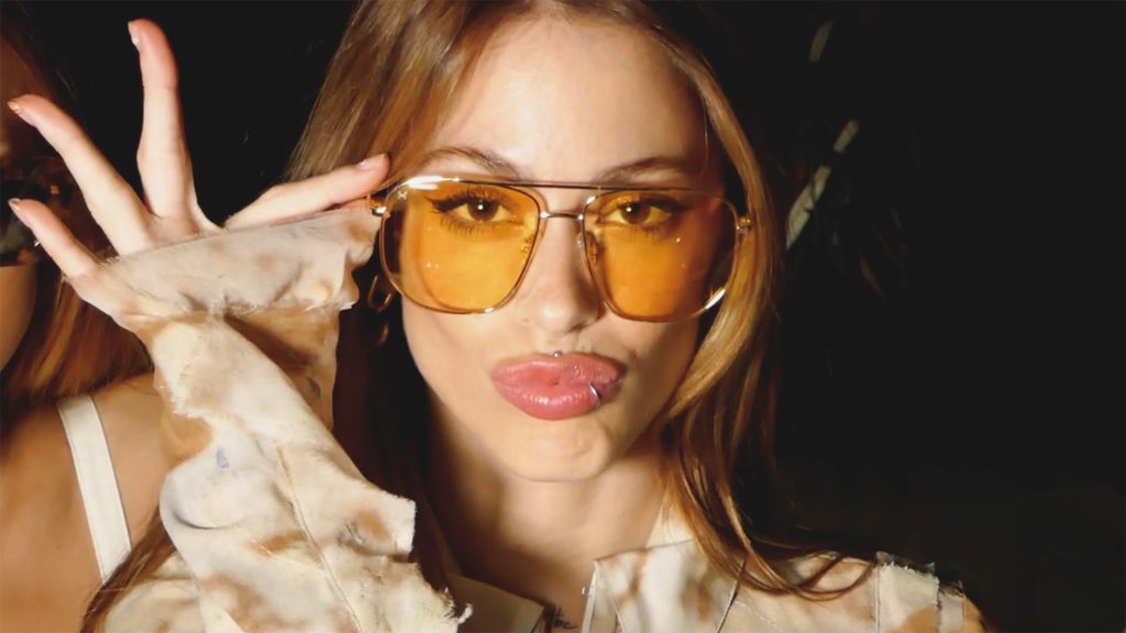 TINI SORPRENDE A SUS SEGUIDORES CON EL VIDEO MUSICAL DE SU SINGLE “LAS JORDANS”