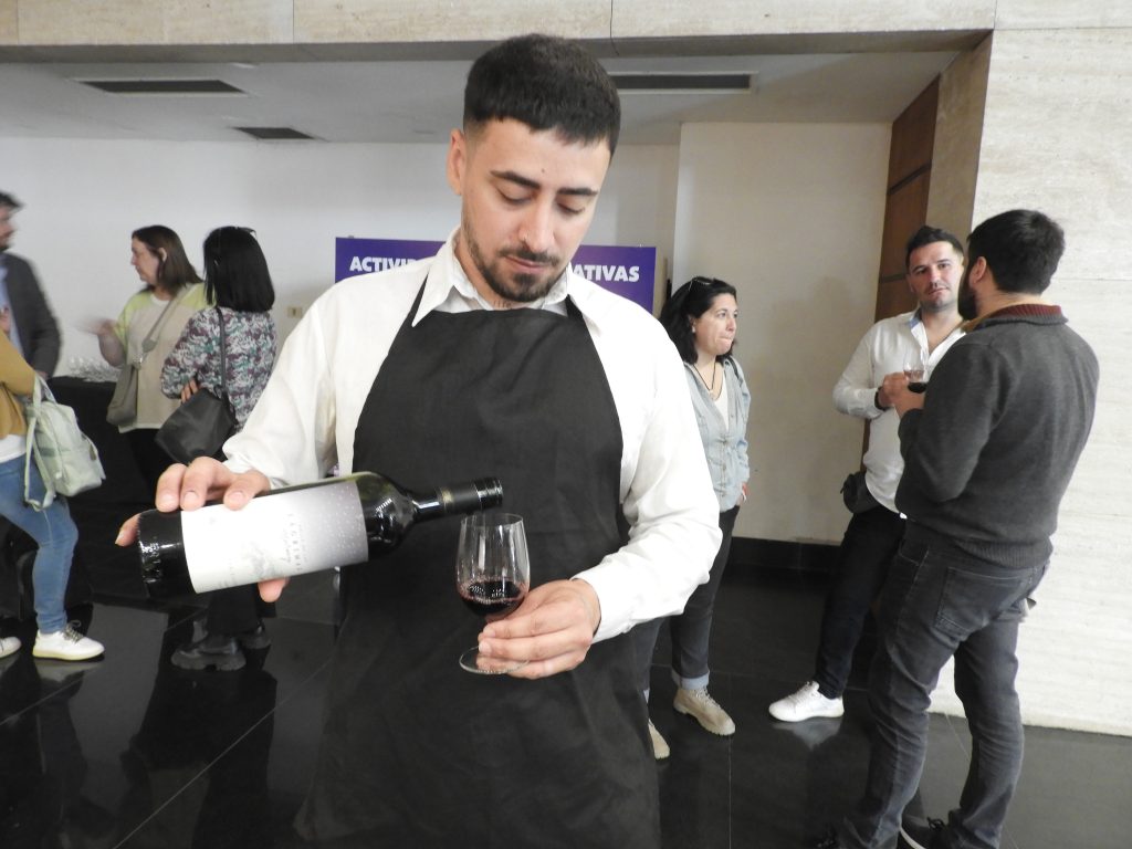 24va edición del Salón Nacional del Vino by Catadores en el Auditorio Nacional del Sodre