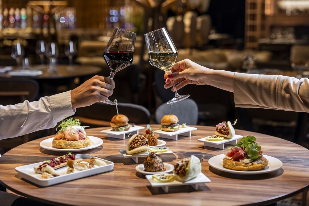 Octubre llega a Enjoy Punta del Este con nuevos espectáculos y fiesta gastronómica