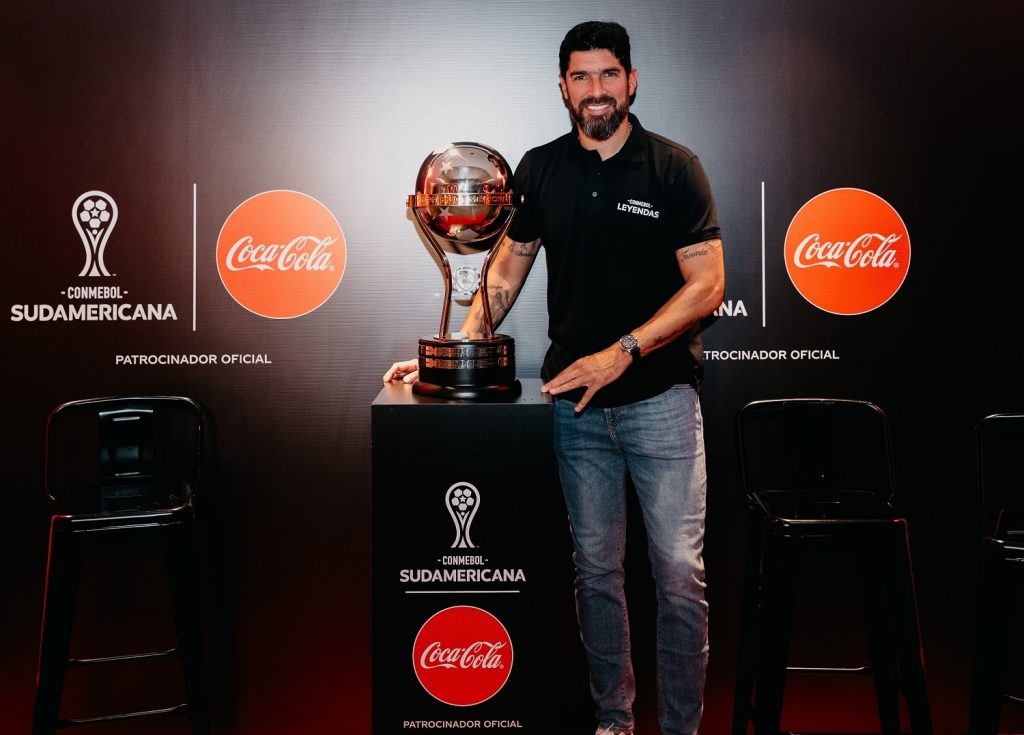 Coca-Cola presentó en Uruguay el trofeo oficial de la CONMEBOL Sudamericana