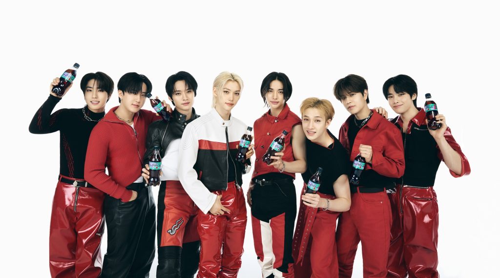 La nueva Coca-Cola® Creations celebra el fandom del K-Pop dando vida al mundo de K-Wave con experiencias únicas y un nuevo sabor en edición limitada