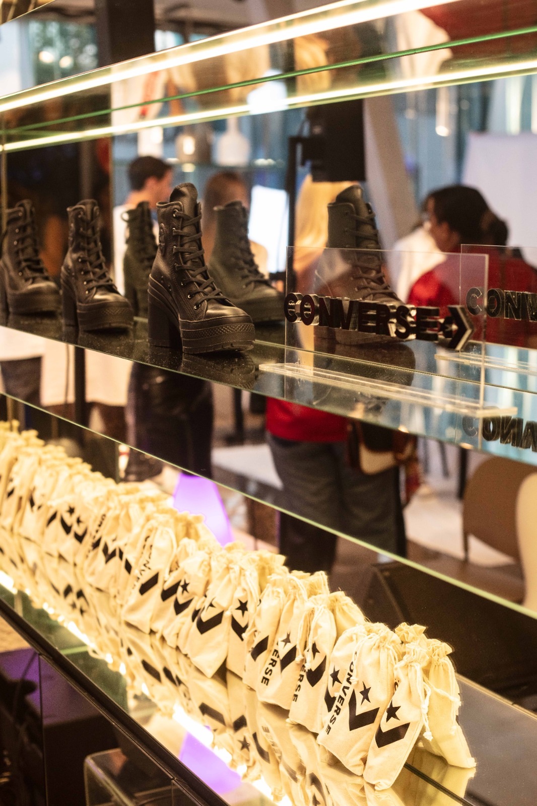 Converse presentó su disruptivo nuevo modelo Chuck 70 De Luxe Heel