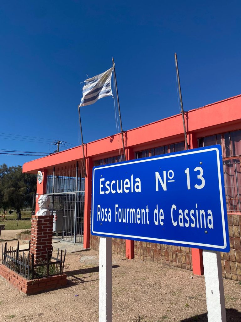 DIRECTV lleva contenidos educativos a más estudiantes y docentes uruguayos a través de una nueva “Escuela Plus” en Canelones