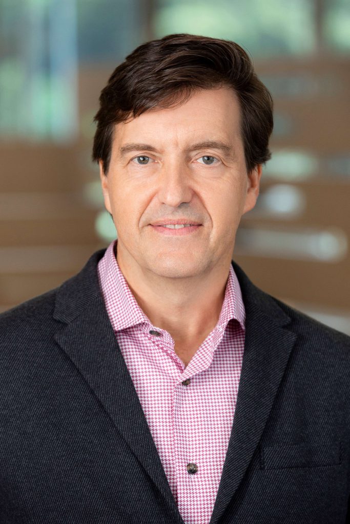 Grupo Bimbo nombra a Daniel Servitje presidente ejecutivo; Rafael Pamias asume dirección general