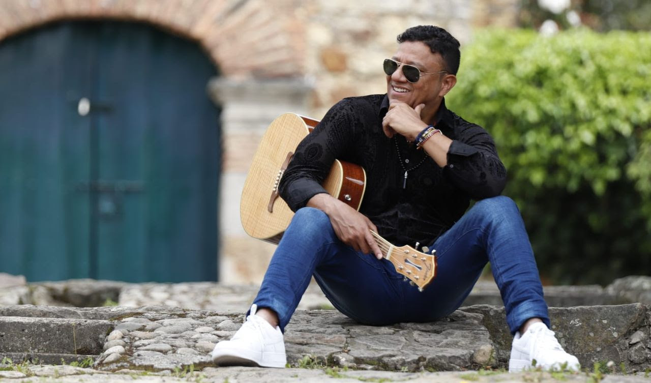 Mike Alfonso, invita a buscar una segunda oportunidad a ritmo de salsa en ‘Empezar de Nuevo’