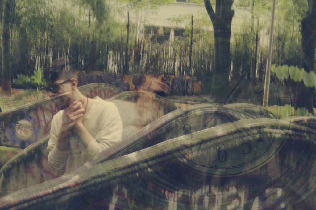 Ale Camalión presenta «Mal y un reloj»