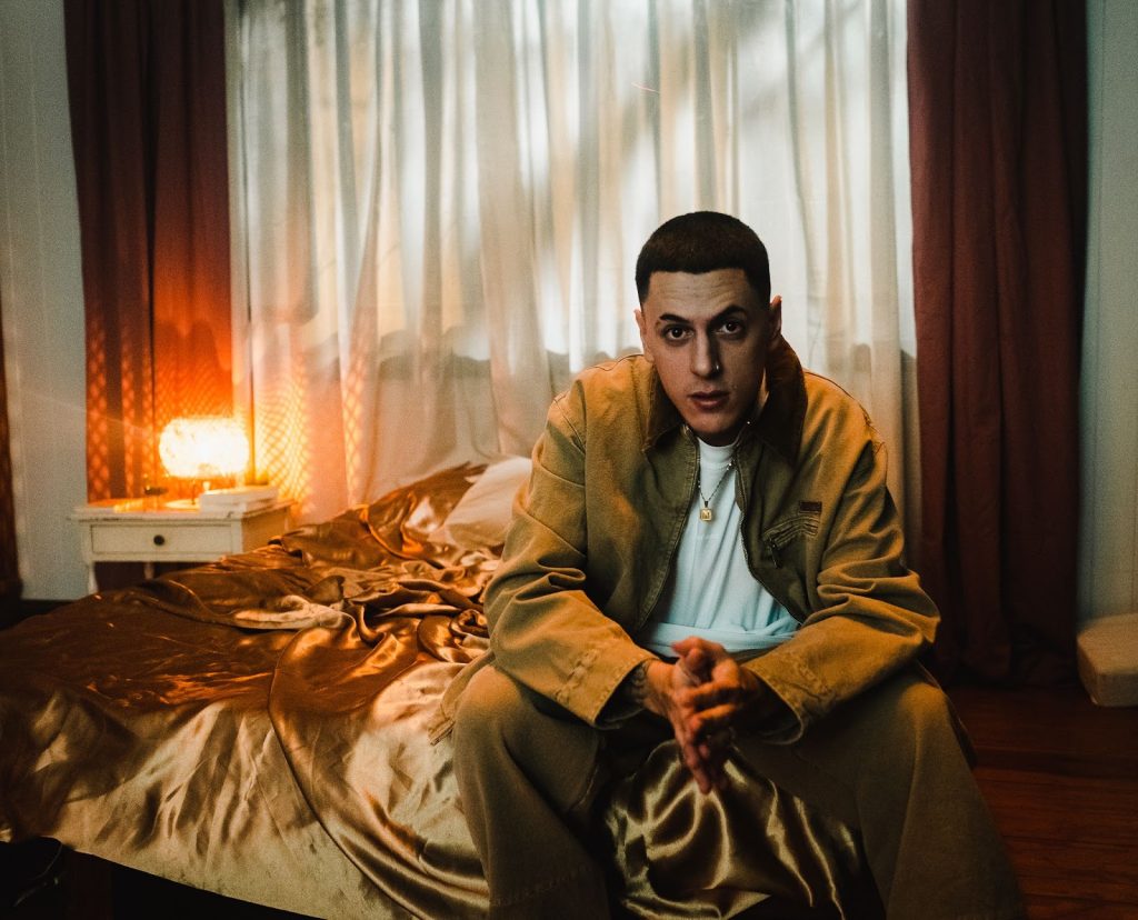 ESTRENA “MALIBÚ” UN R&B CARGADO DE SENSUALIDAD, MOSTRANDO SU LADO MÁS ÍNTIMO