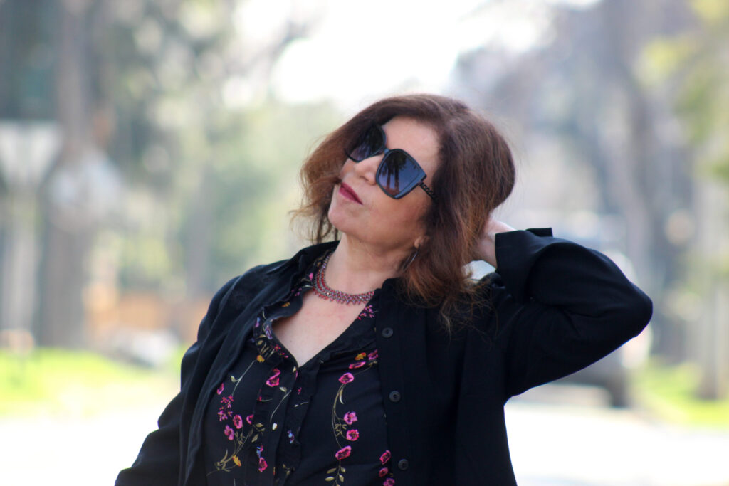 Tita Parra continúa digitalizando su histórico catálogo musical con «La noche tan bella»