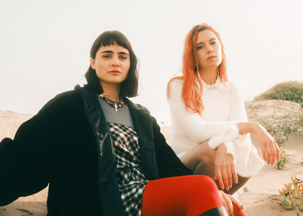 Mariana Montenegro pasea por el lado luminoso del amor en ‘nubes’, segundo single de su próximo EP