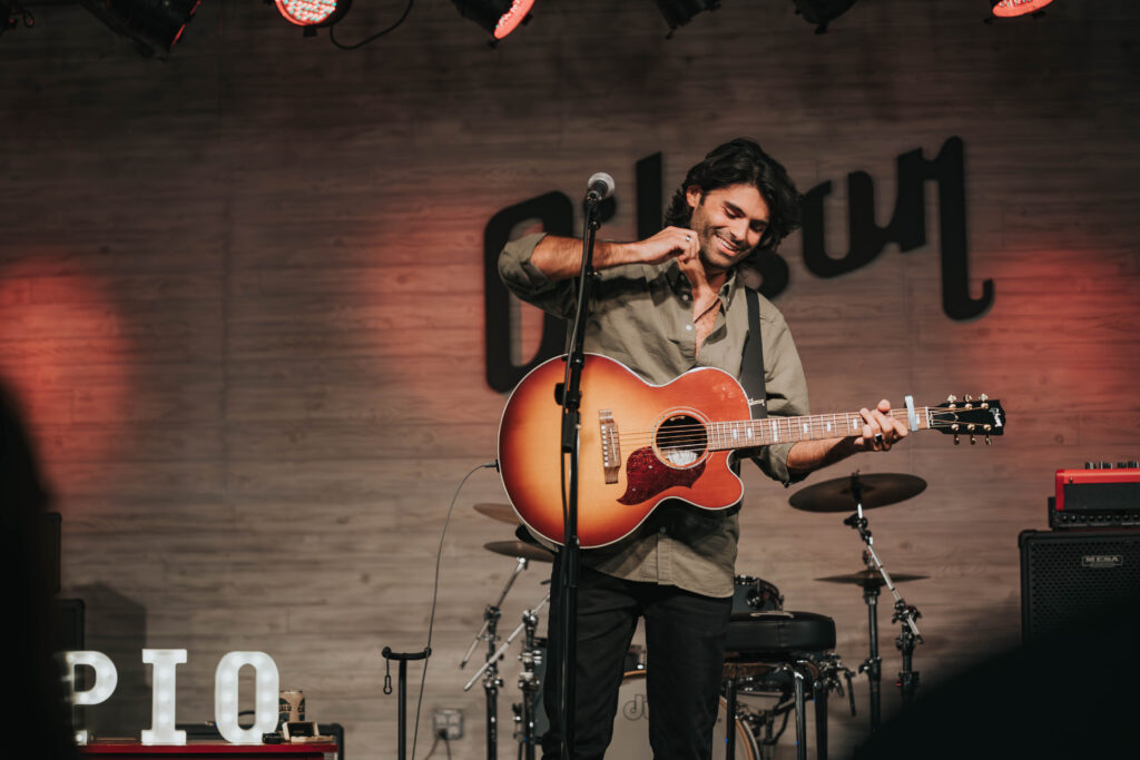 Pio Perilla: el compositor colombiano que está conquistando la industria musical en Miami